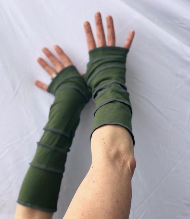 Moss Green with Grey Arm Warmers
